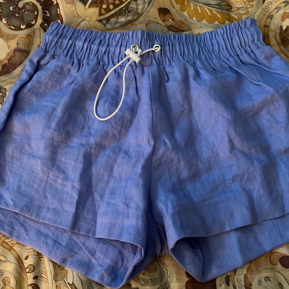 **Linen shorts***